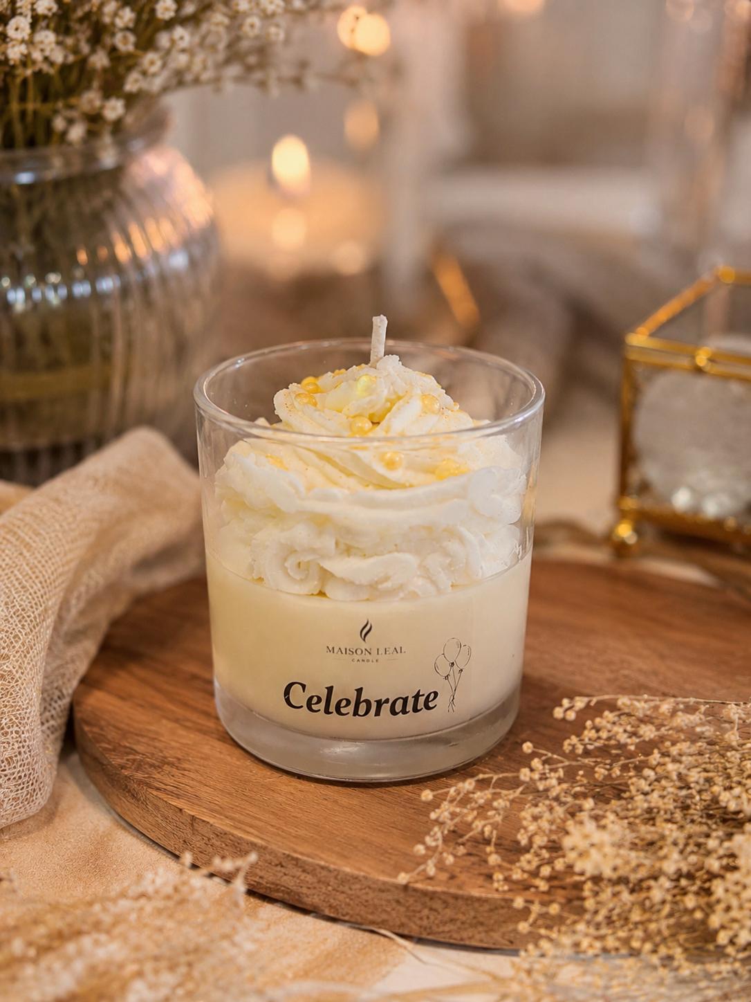 Vela aromática Celebrate — Alfajor argentino, Doce de leite, Baunilha e Açúcar de confeiteiro
